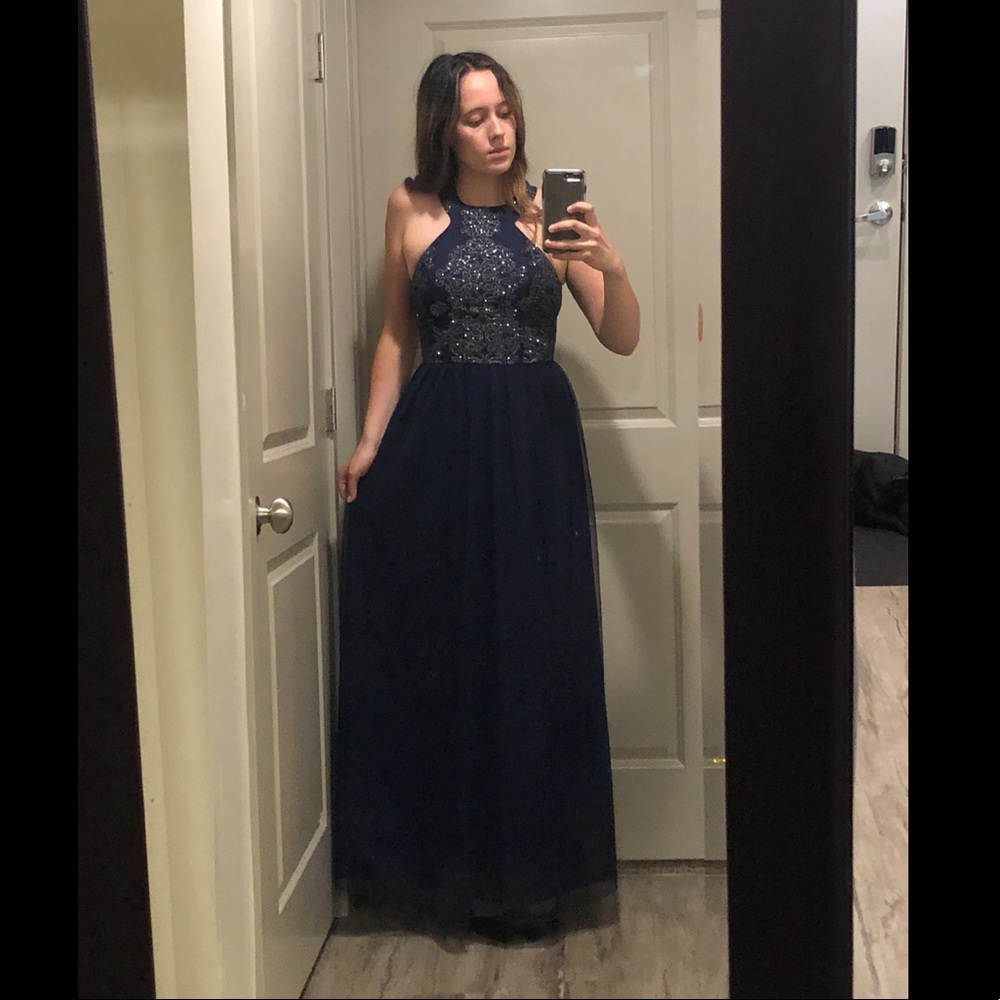 Gorgeous Navy Blue Formal/Gala gown 💙